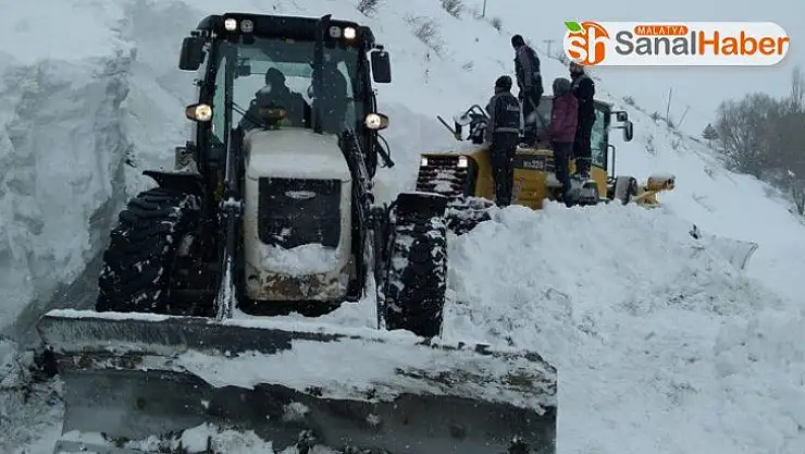 Sivas'ta köy yolları 8 bin 759 kez ulaşıma açıldı