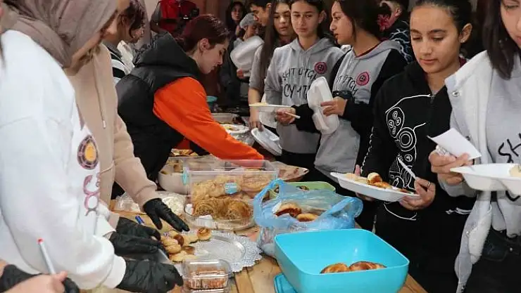 'Sivas´ta öğrenciler Filistin için tek yürek oldu'