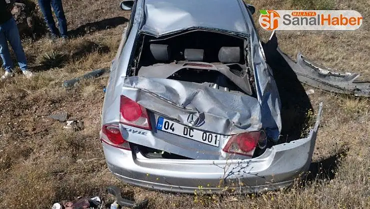 Sivas'ta otomobil şarampole uçtu: 1 polis yaralı