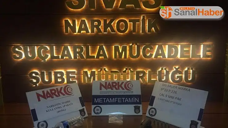 Sivas'ta sokak satıcılarına operasyon