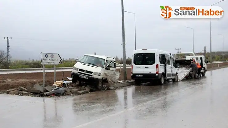 Sivas'ta trafik Kazası: 4 Yaralı