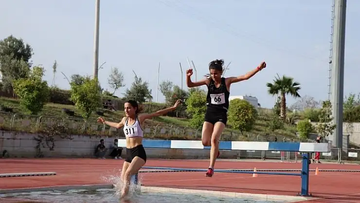 'Sivaslı atletler yarışmadan 4 altın madalya ile döndü'