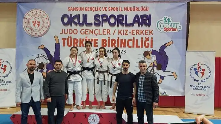 'Sivaslı judoculardan madalyalarla döndü'