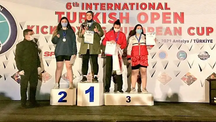 'Sivaslı sporcu Kick Boks´ta Avrupa şampiyonu oldu'