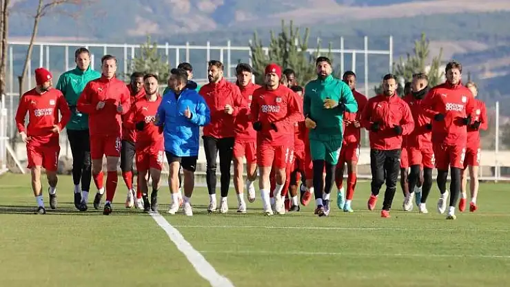 'Sivasspor, 4 eksikle çalıştı'