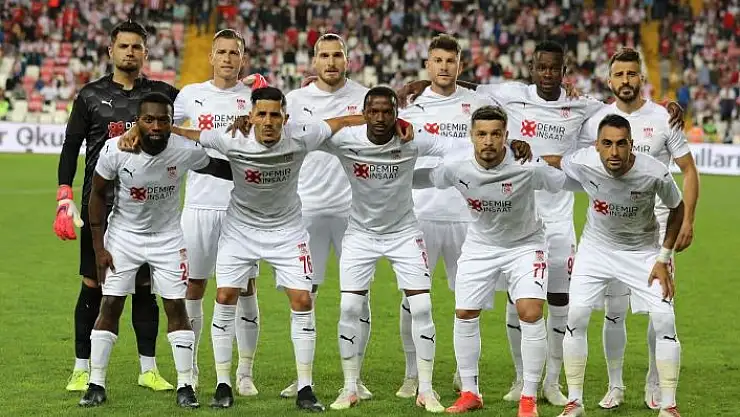 'Sivasspor´da 11 futbolcu geldi, 8 gitti'