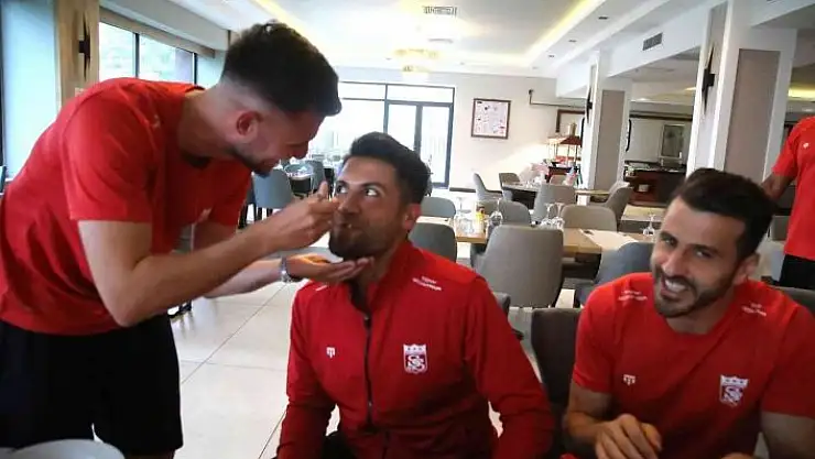 'Sivasspor´da Ali Şaşal Vural´a sürpriz doğum günü'