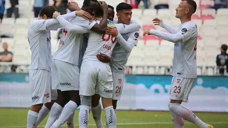 'Sivasspor´da Caner Osmanpaşa ligdeki 2. golünü attı'