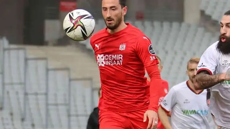 'Sivasspor´da Erdoğan Yeşilyurt, ceza sınırında'