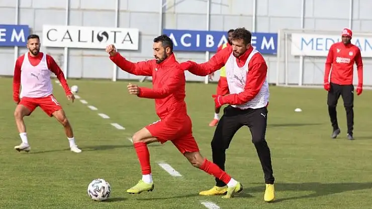 'Sivasspor´da Karagümrük mesaisi devam ediyor'