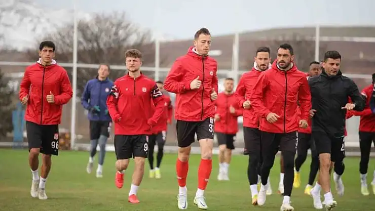 'Sivasspor, Fatih Karagümrük maçının taktiğini çalıştı'