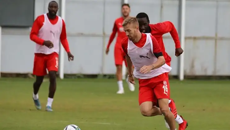 'Sivasspor, Fenerbahçe maçının taktiğini çalıştı'