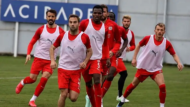 'Sivasspor, Gaziantep FK maçının taktiğini çalıştı'