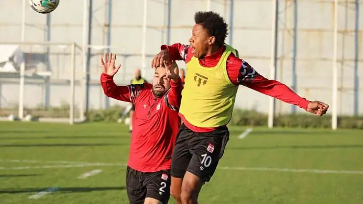 'Sivasspor günü çift idmanla tamamladı'