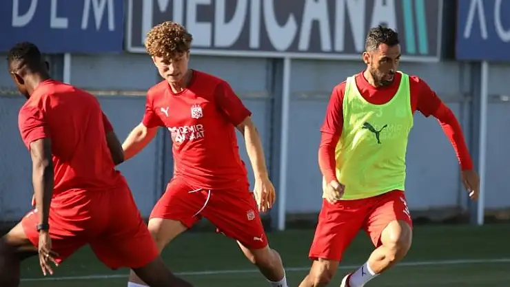 'Sivasspor, Petrocub maçının taktiğini çalıştı'