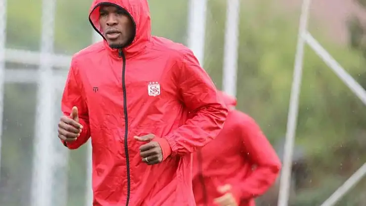 'Sivasspor, sağanak altında çalıştı'