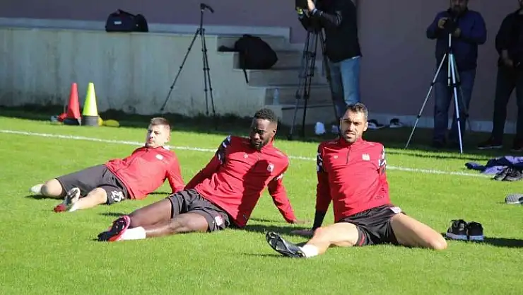 'Sivasspor´un Antalya kampı başladı'