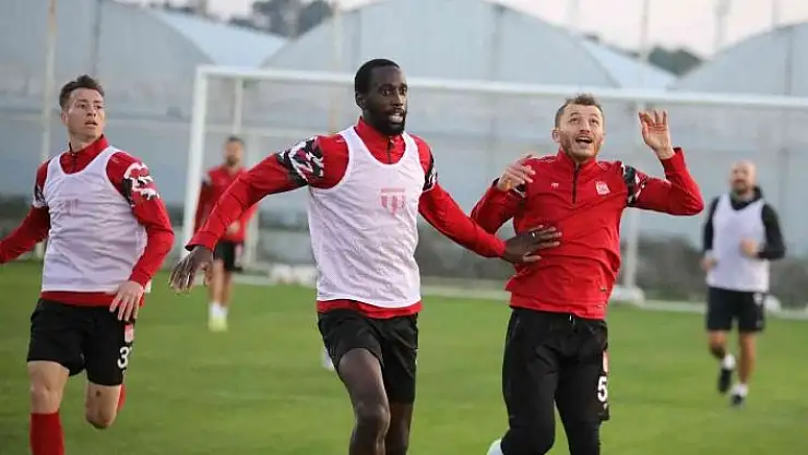 'Sivasspor´un Antalya kampı sürüyor'