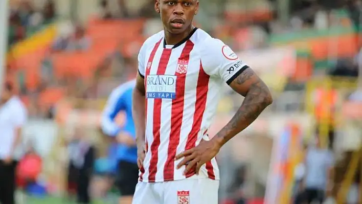 'Sivassporda Clinton NJie takıma veda etti'