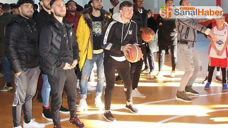 Sivassporlu futbolcular basketbol oynadı