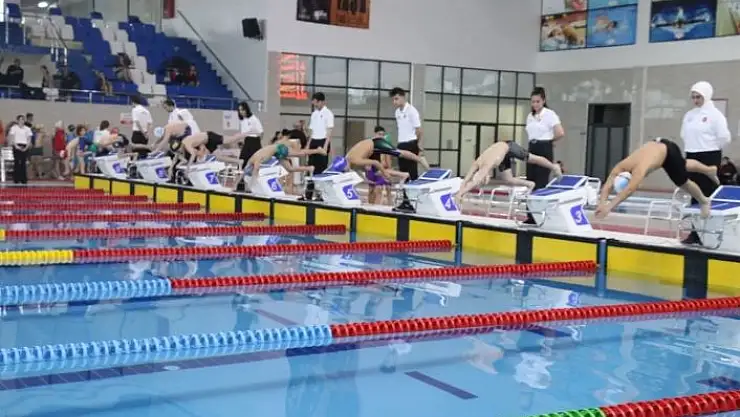 'Sivasta yüzme grup yarışları yapıldı'