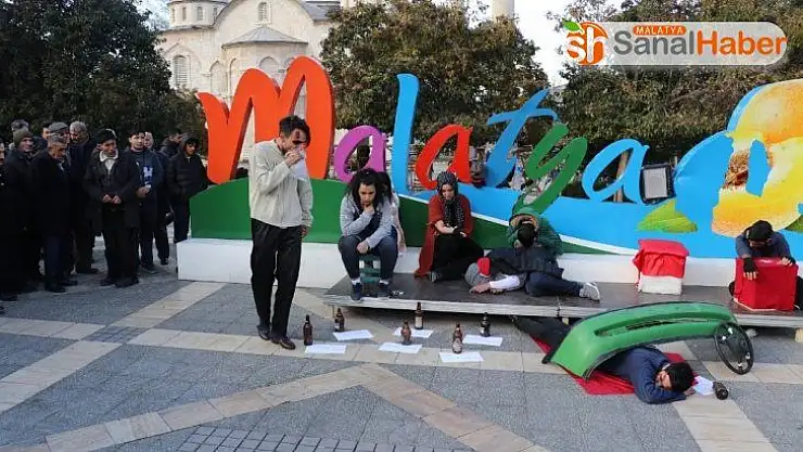 Malatya´da dakikalarca alkışlandı