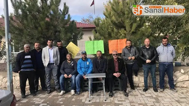 Son iki kişi için süren oturma eylemi