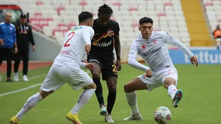 'Spor Toto Süper Lig: DG Sivasspor: 1 - Kayserispor: 1 (İlk yarı)'