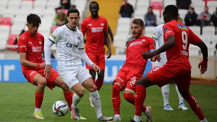 'Spor Toto Süper Lig: Sivasspor: 0 - Kasımpaşa:0 (İlk yarı)'