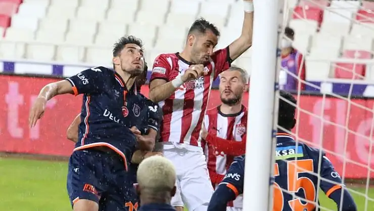 'Süper Lig: DG Sivasspor: 0 - Medipol Başakşehir : 0 (Maç sonucu)'