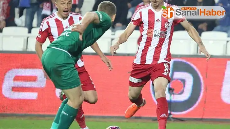 Süper Lig: Sivasspor: 0 - Konyaspor: 0 (İlk yarı)