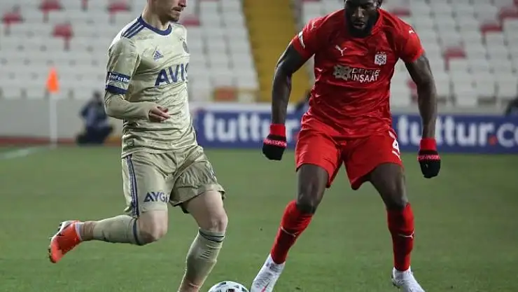'Süper Lig: Sivasspor: 1 - Fenerbahçe: 0 (Maç devam ediyor)'