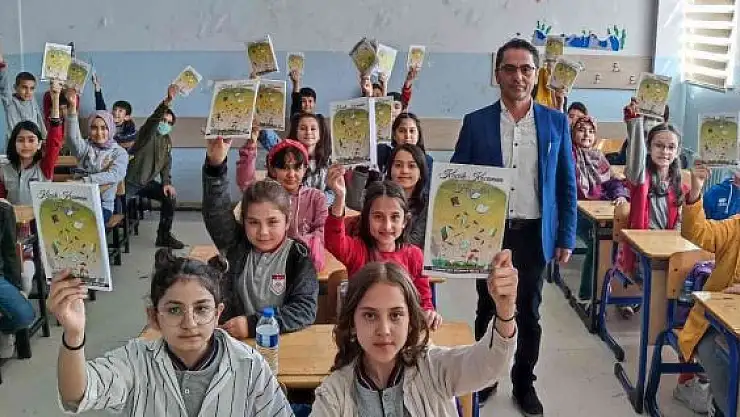 'Süper öğretmenin öğrencileri şair ve yazar oldu'