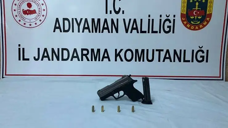 'Şüpheli araçta tabanca ele geçirildi'