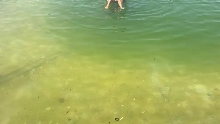 'Süs havuzunda boğulmak üzere olan 3 çocuğu, parkta oturan cankurtaran kurtardı'