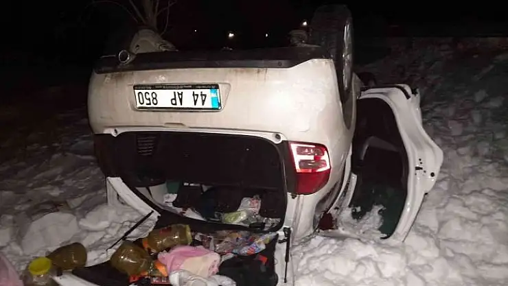 'Takla atan otomobildeki 4 kişi yaralandı'