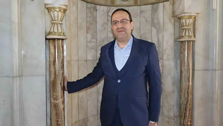 'Tarihi camideki denge sütunları 3 büyük depremde de kusursuz döndü'