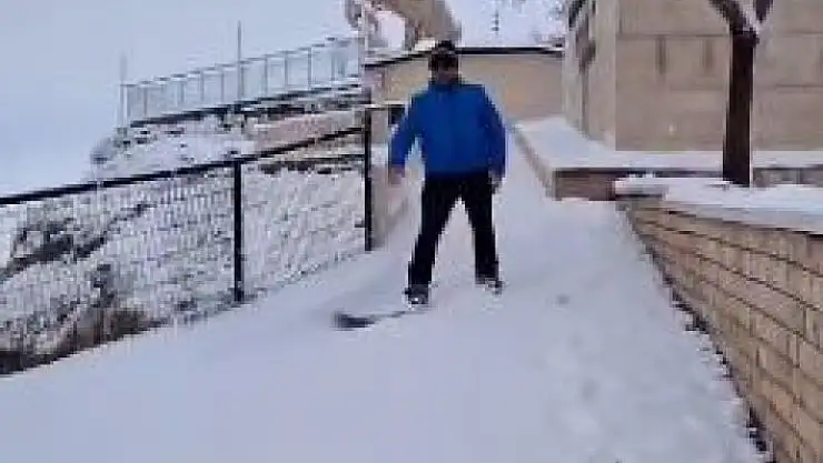 'Tarihi Harput Mahallesinde kayak keyfi'