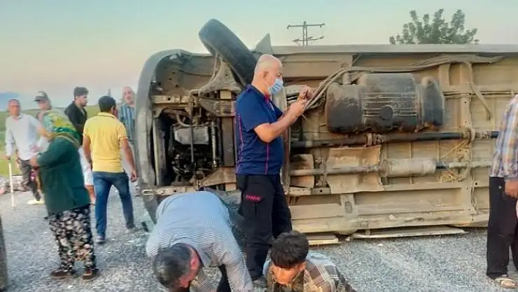 'Tarım işçilerini taşıyan minibüs devrildi: 1 ölü, 15 yaralı'