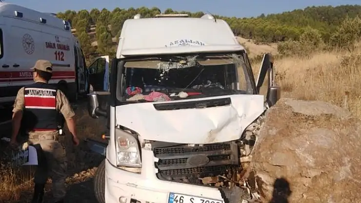 'Tarım işçilerini taşıyan minibüs kaza yaptı: 11 yaralı'