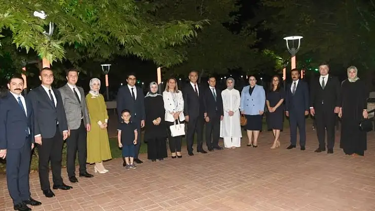 'Tayini çıkan mülki idare amirlerine veda yemeği'