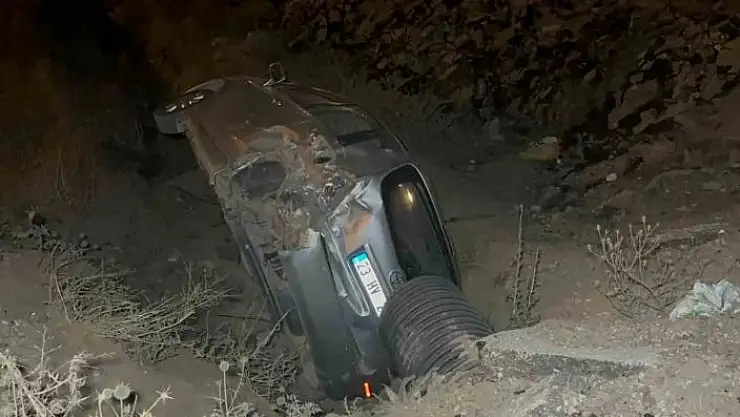 'Tekerleği kopan araç şarampole yuvarlandı: 6 yaralı'