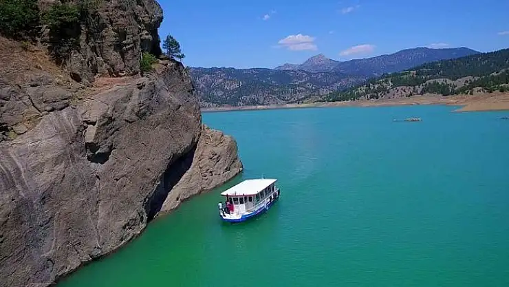 'Tekne turları ile Ali Kayası´nın eşsiz manzarasını izliyorlar'