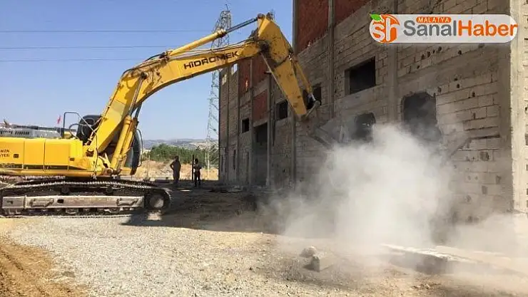 Terminal Caddesi'nde yol genişletme çalışması