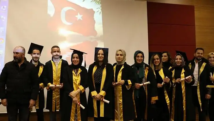 'Tezsiz Yüksek Lisans öğrencilerine mezuniyet töreni'
