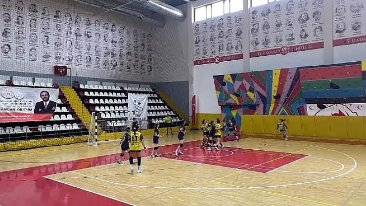 'THF 1. Lig: Elazığ SYSK: 45 - Kastamonu Dinamik: 33'