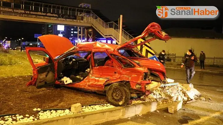 Tır ile çarpışan otomobil hurdaya döndü: 3 yaralı