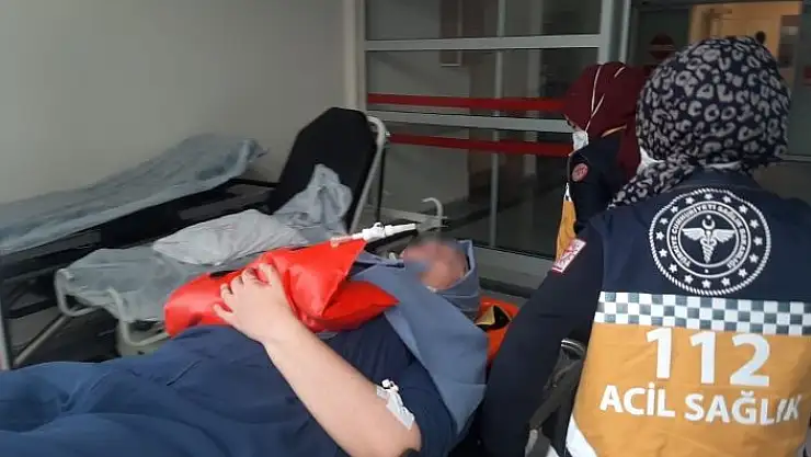 'Tır ile hafif ticari araç çarpıştı: 4 yaralı'