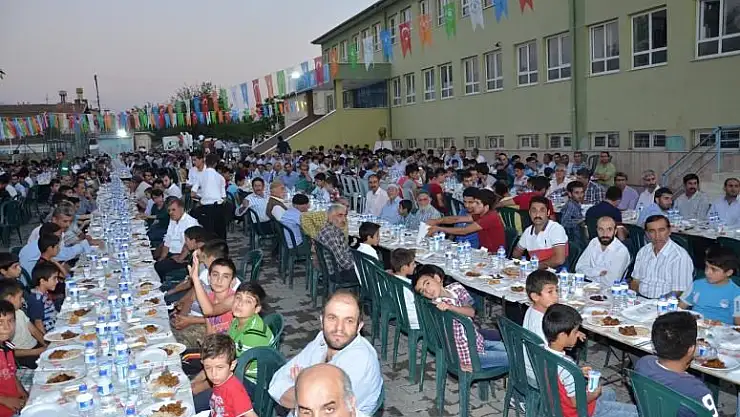 'Başkan Polat, Meydan İftarları Paylaşma ve Kardeşliktir'''''