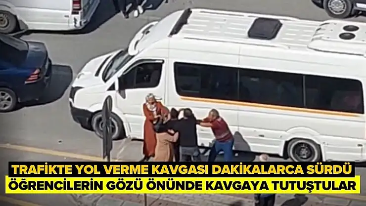 Trafikte yol verme kavgası dakikalarca sürdü